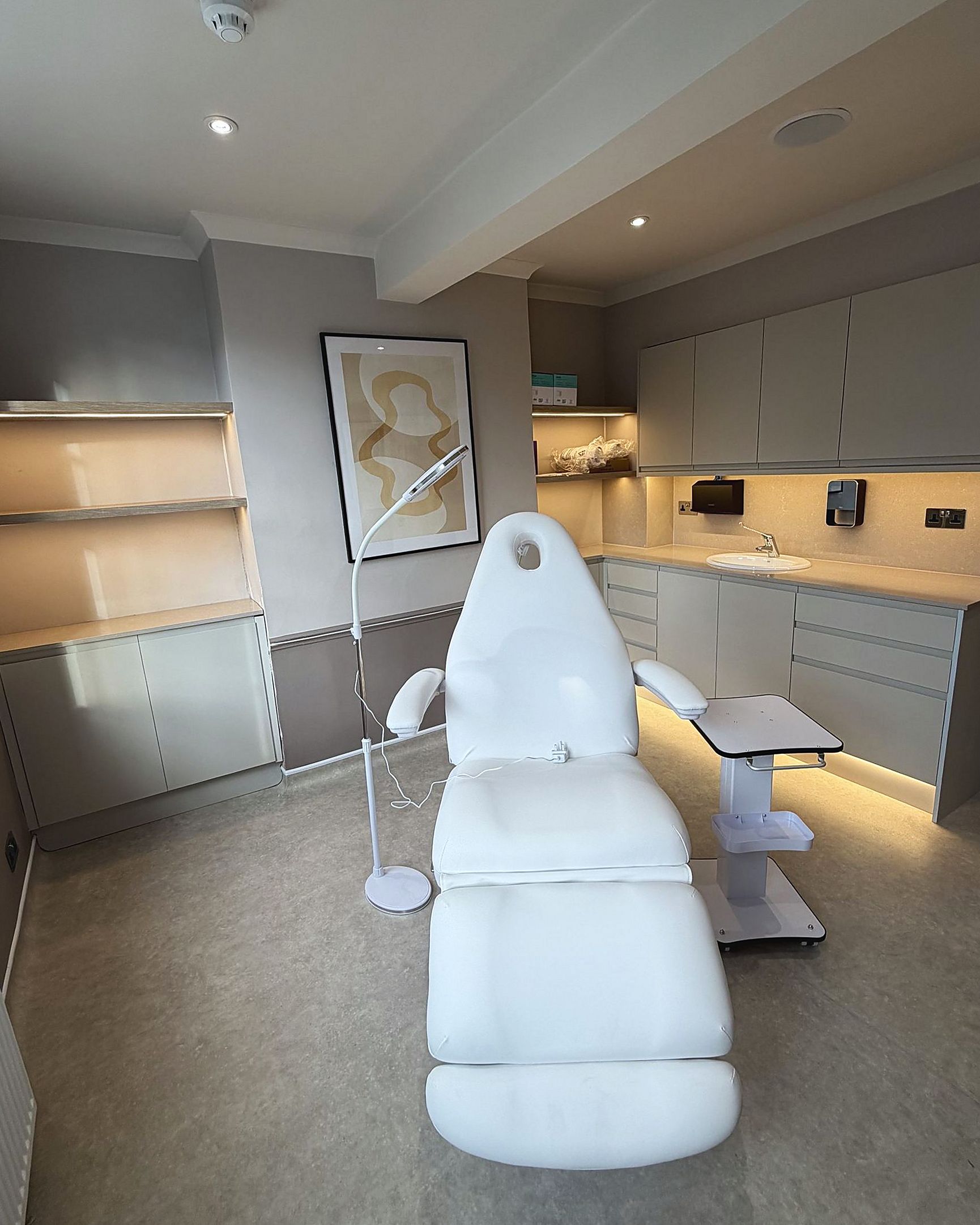 A treatment room at DROM Clinic